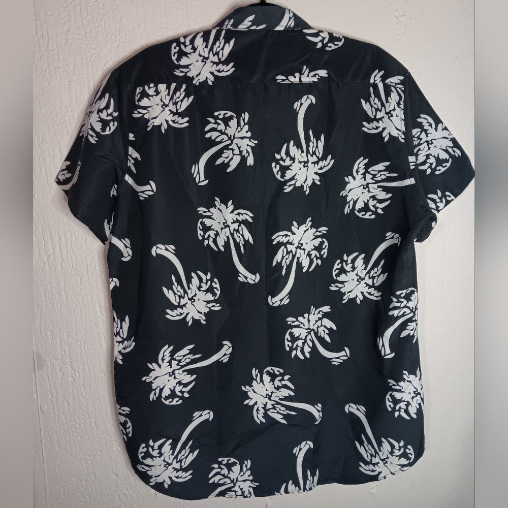 Nwot Nutexrol Hawaiian Button Down Shirt View 2
